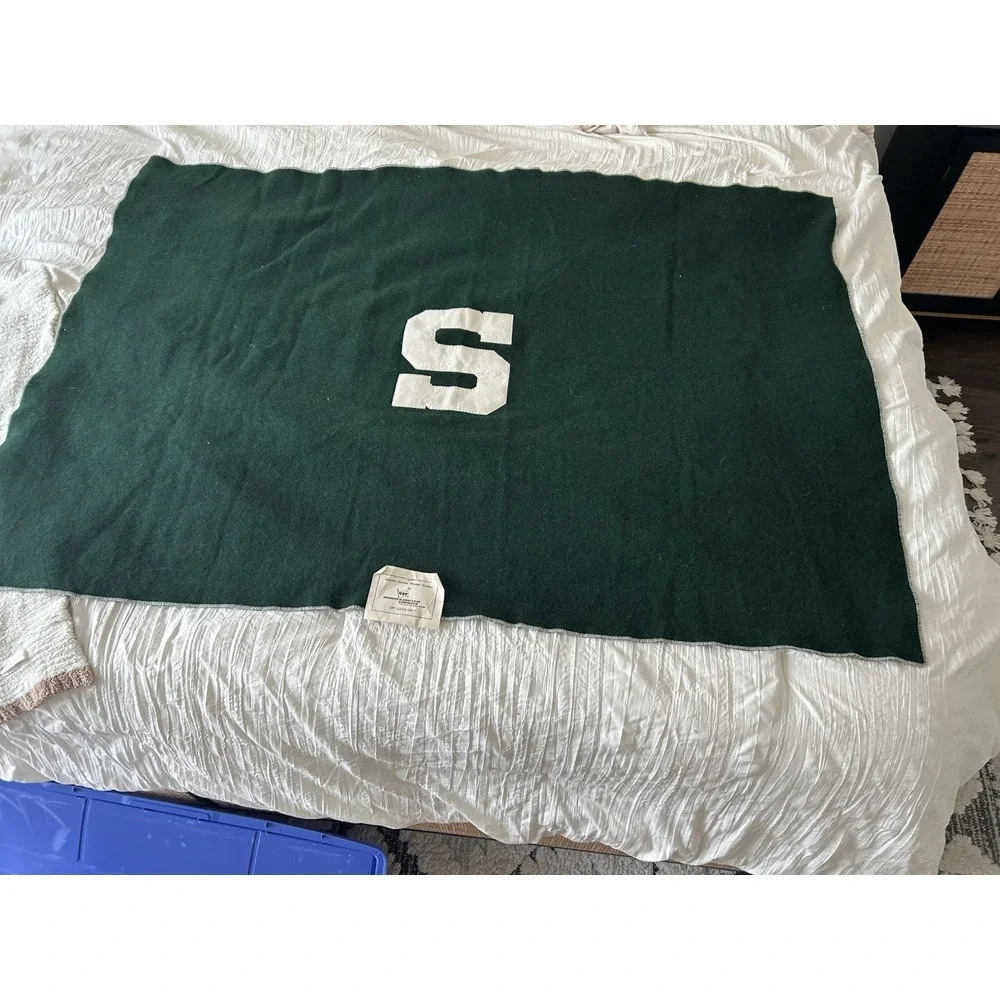 Vintage MSU MICHIGAN STATE SPARTANS UNIVERSITY STADIUM WOOL BLANKET Huge! NEW